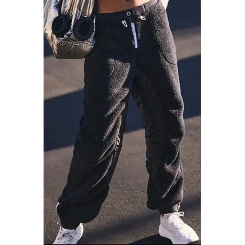 Free People FP Movement Sundown Fleece Jogger Black Sherpa Cozy Pants Size M NWT - Picture 2 of 7
